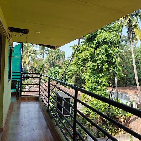 Hotelpornima Отель Пурнима Candolim Exteriör bild